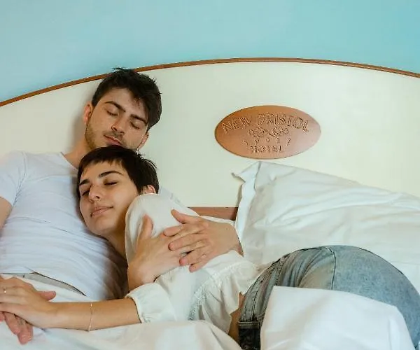 New Bristol Sport فندق 3*