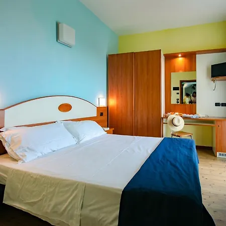 Отель New Bristol Sport Чезенатико