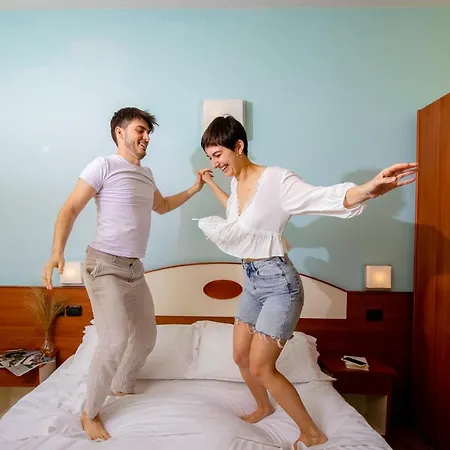 New Bristol Sport Отель