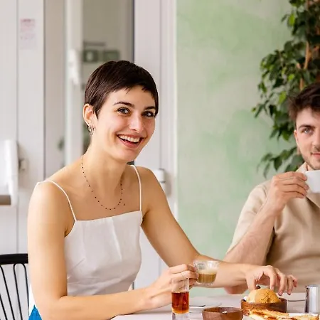 New Bristol Sport Отель