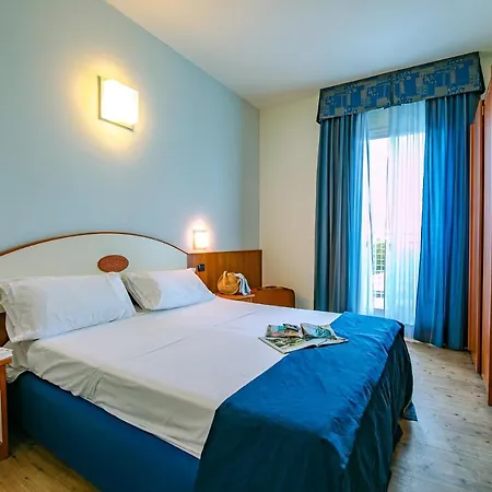 酒店 New Bristol Sport 3*