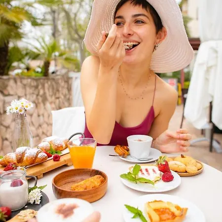 New Bristol Sport Hotel 3*